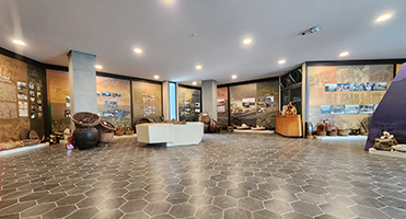 蘭海龜山島漁村文化館|大廳全景 文化館大廳全區視覺工程,動線、照明與展面一體呈現